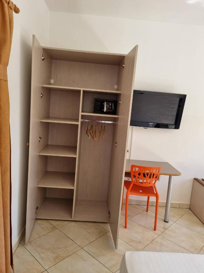 Kokoloko Hotel Ambatoloaka  Ngoại thất bức ảnh