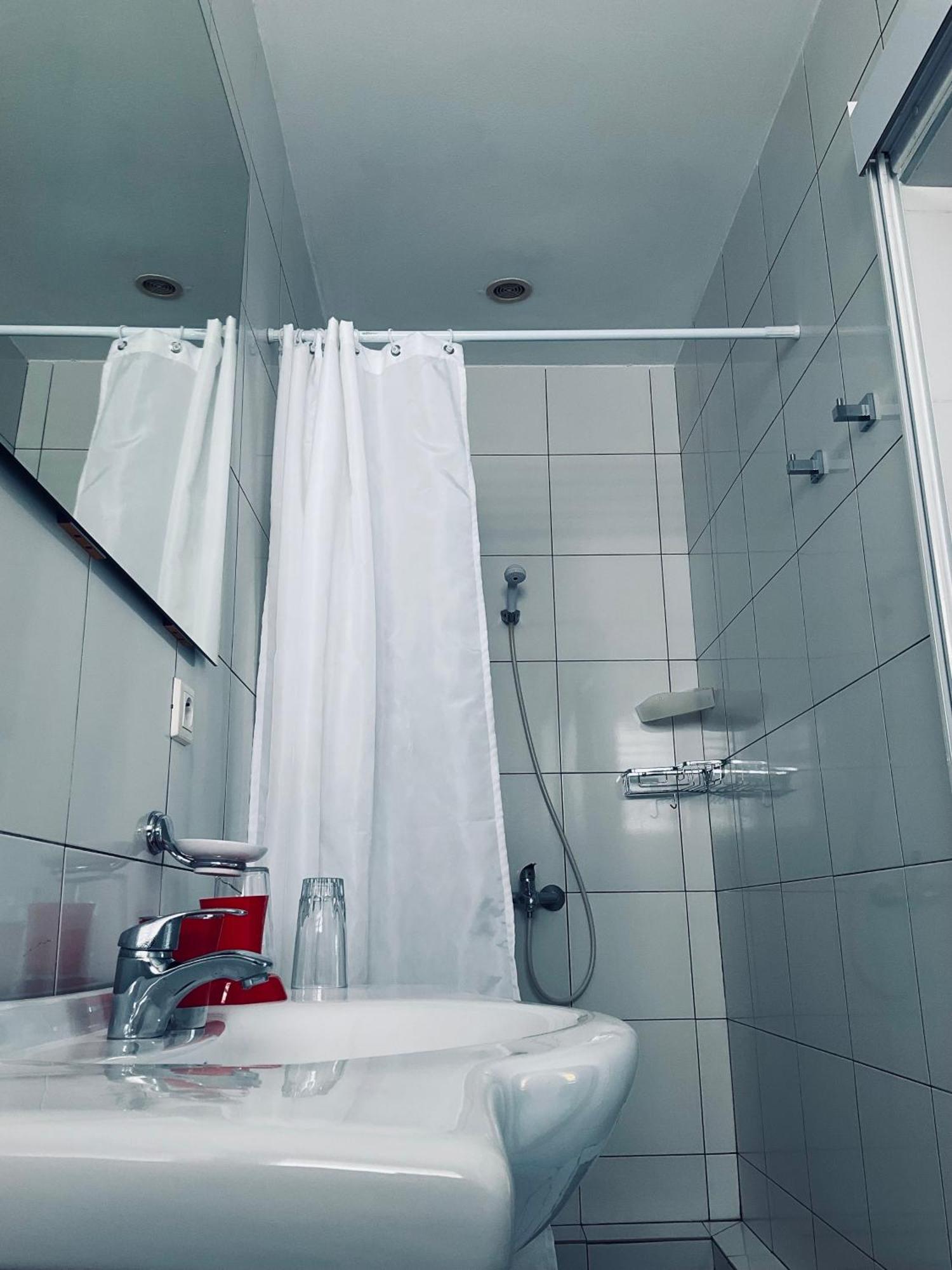 Kokoloko Hotel Ambatoloaka  Ngoại thất bức ảnh