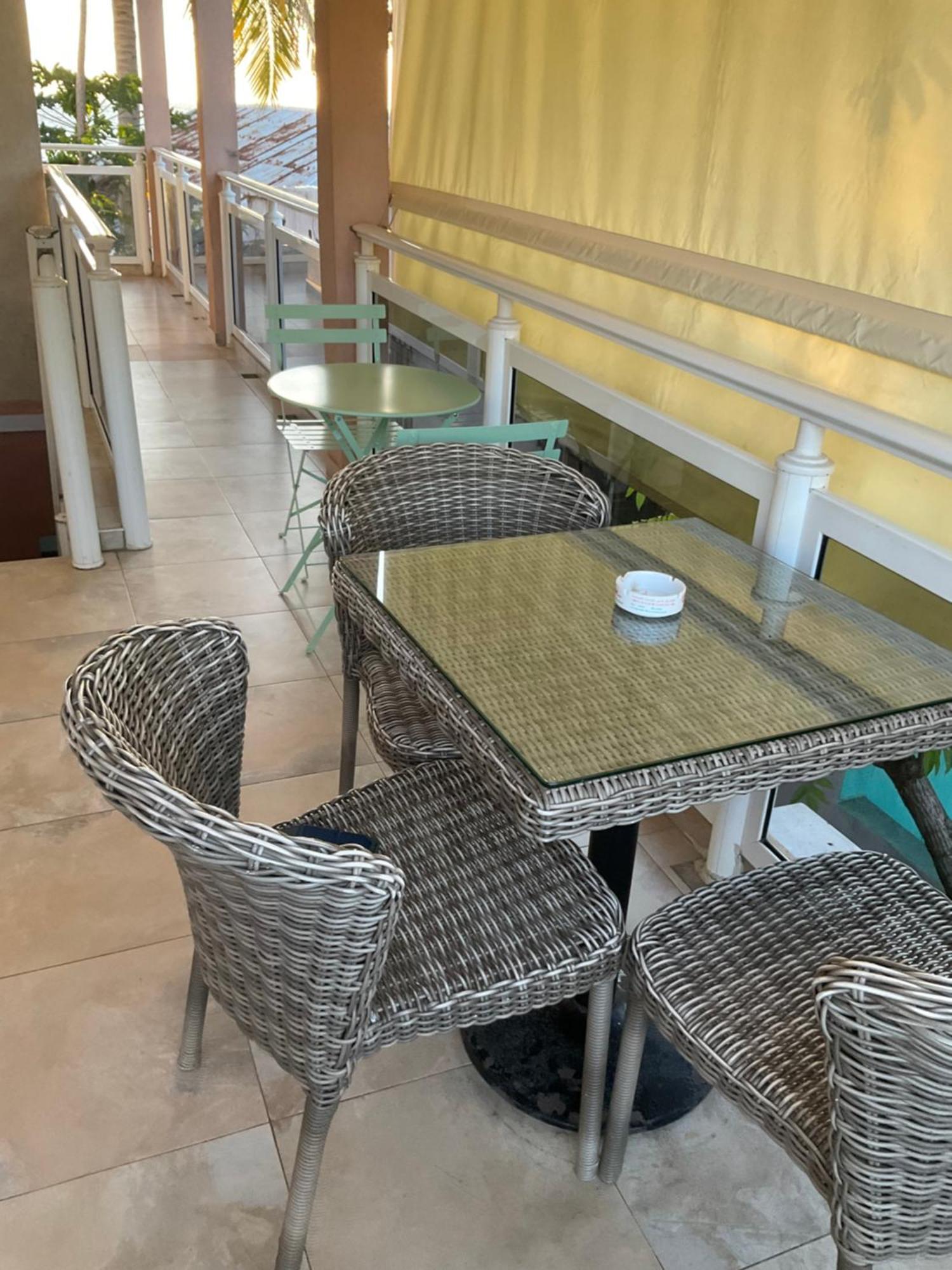 Kokoloko Hotel Ambatoloaka  Ngoại thất bức ảnh