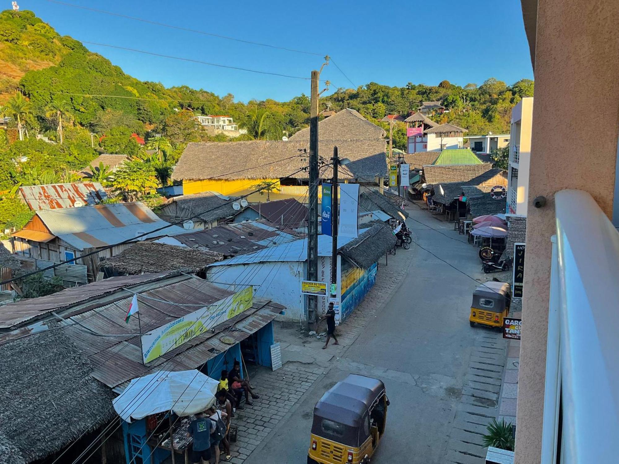 Kokoloko Hotel Ambatoloaka  Ngoại thất bức ảnh