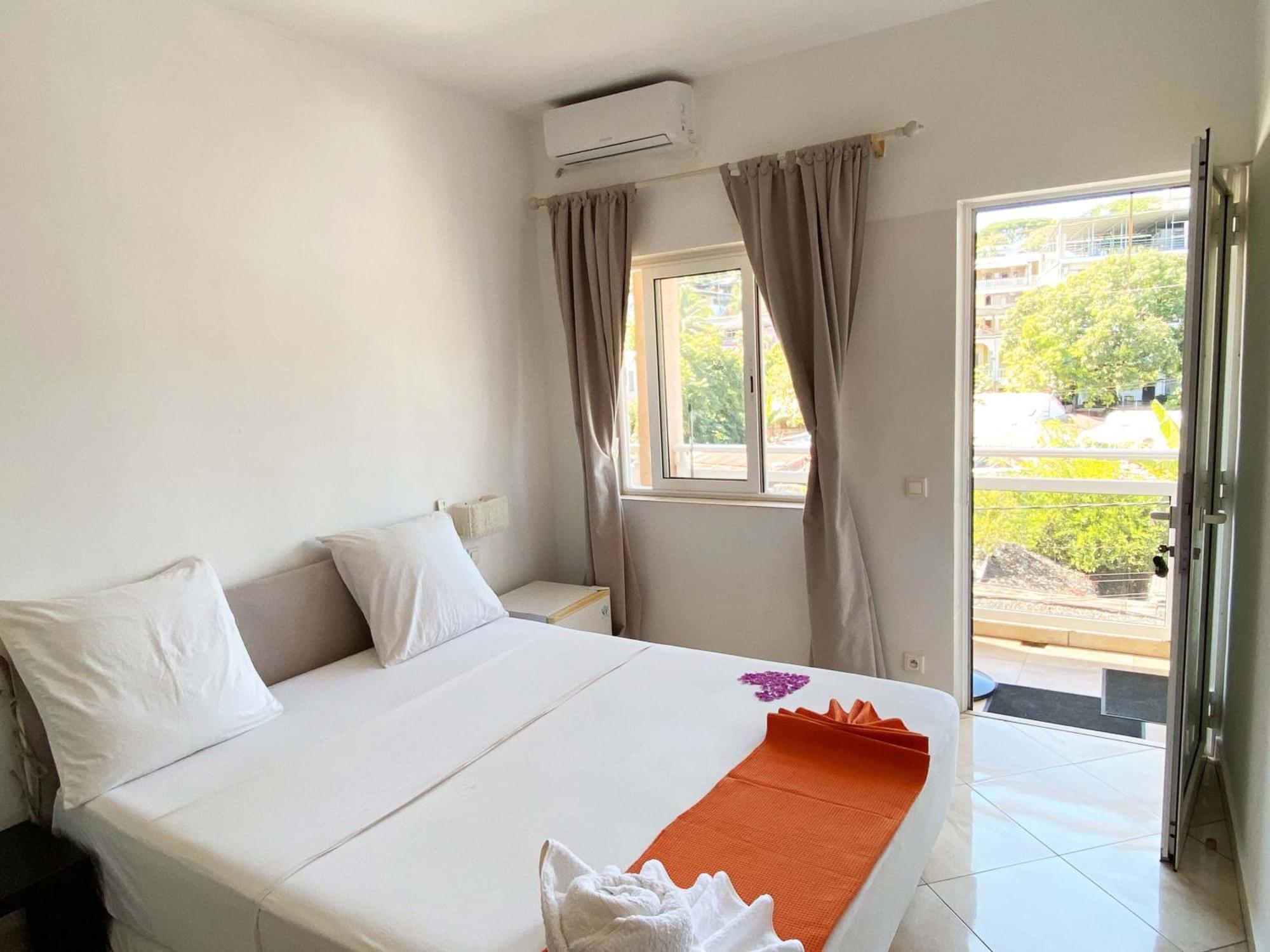 Kokoloko Hotel Ambatoloaka  Ngoại thất bức ảnh