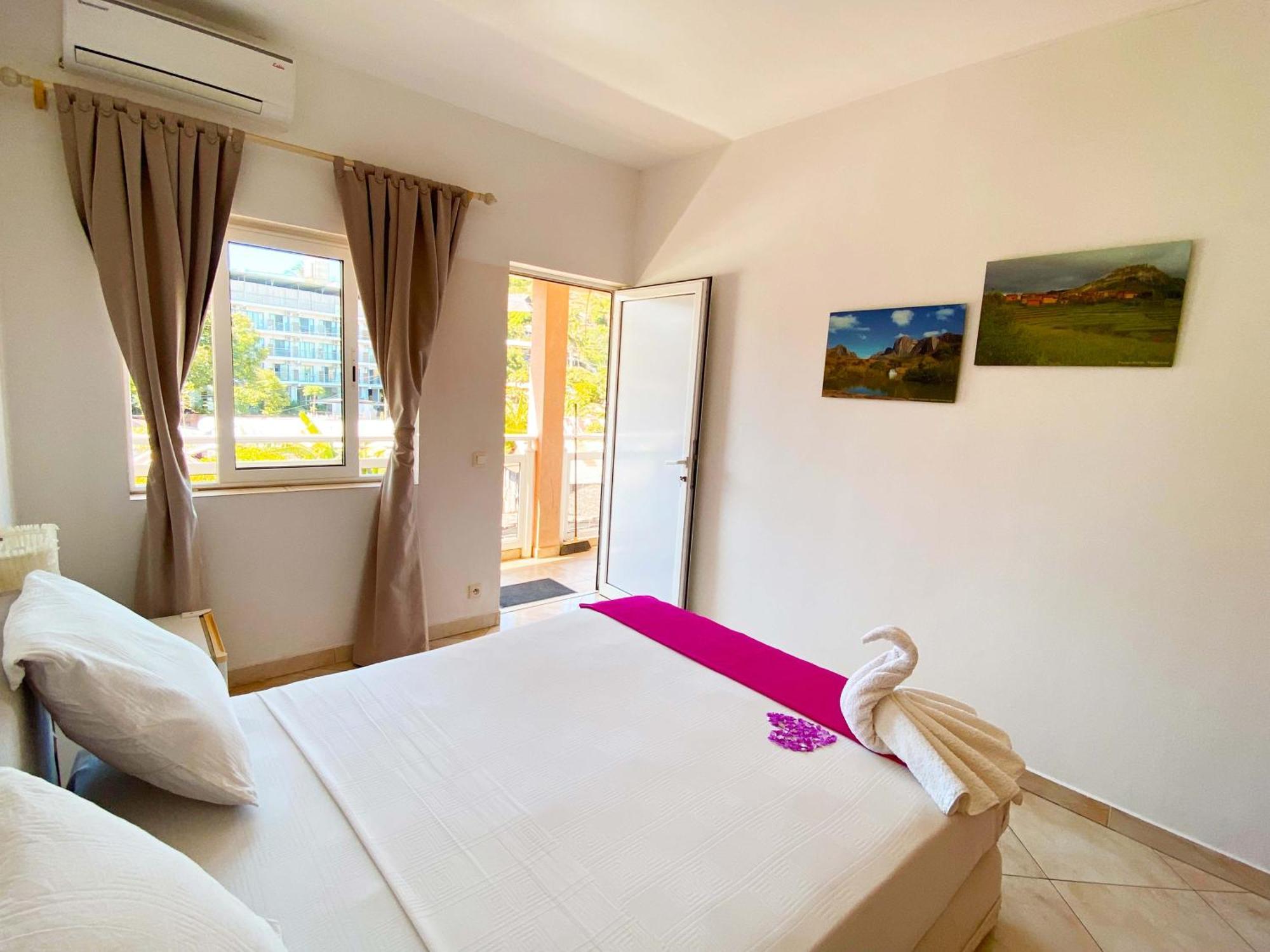 Kokoloko Hotel Ambatoloaka  Ngoại thất bức ảnh