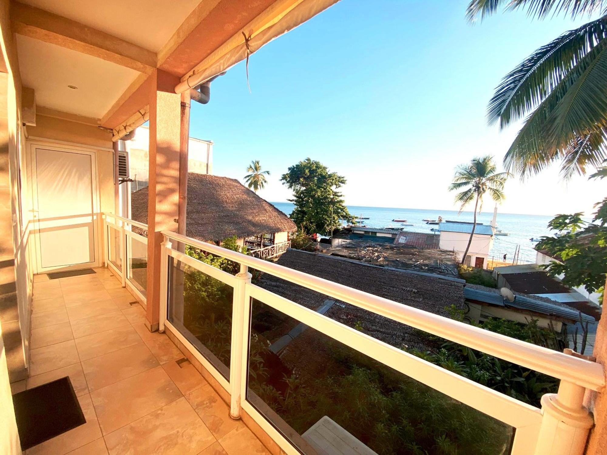 Kokoloko Hotel Ambatoloaka  Ngoại thất bức ảnh