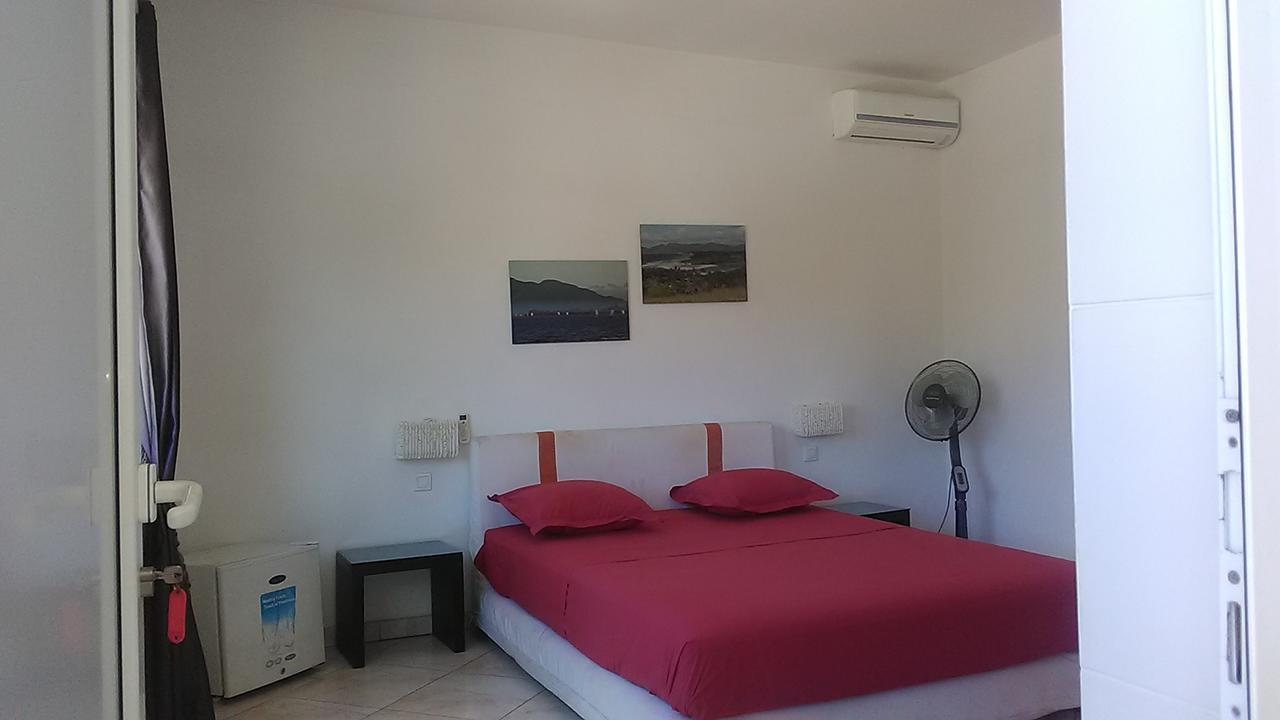 Kokoloko Hotel Ambatoloaka  Ngoại thất bức ảnh