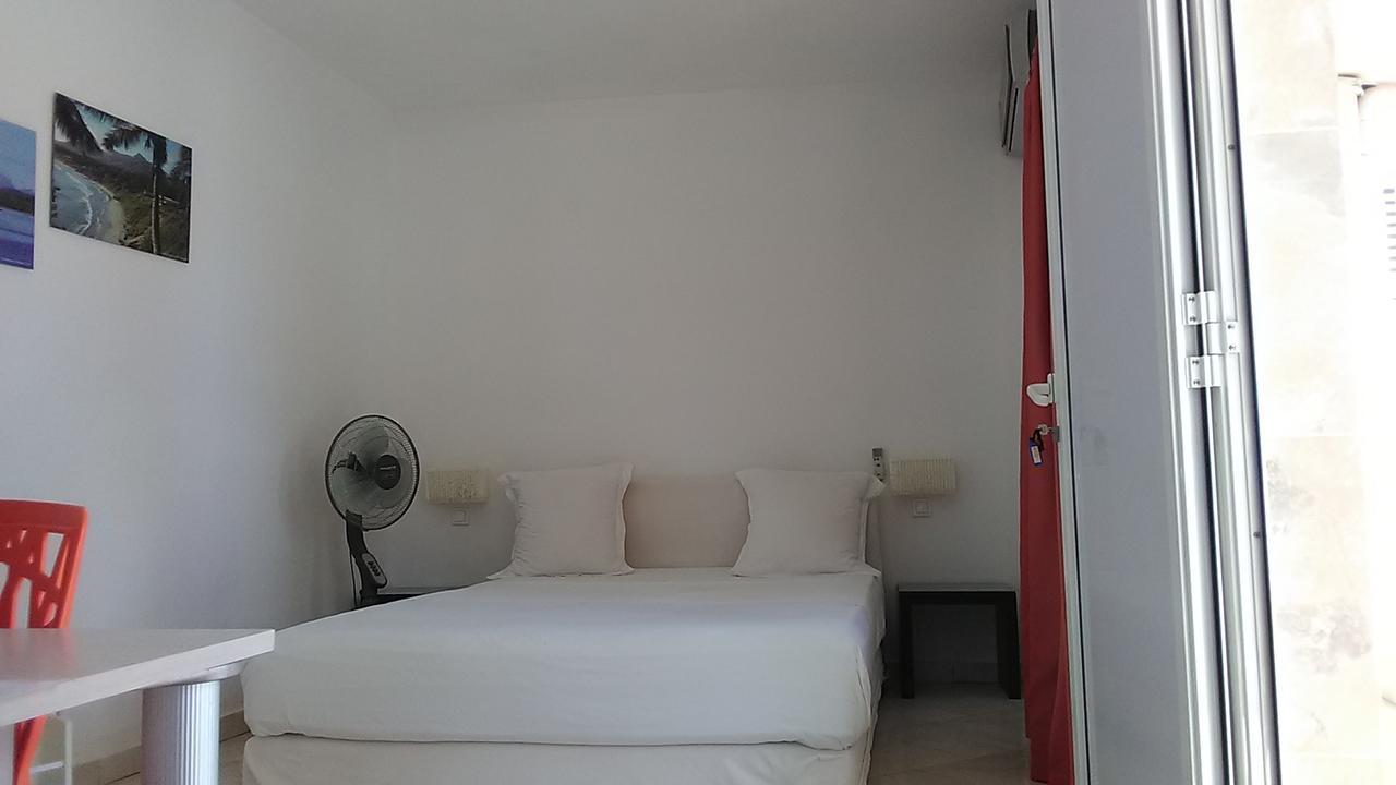 Kokoloko Hotel Ambatoloaka  Ngoại thất bức ảnh